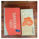 Women's Size 10 Danskin Tennis Shoes & Stretchers