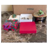 Enameled Frog Trinket, Gold Rimmed Trinket Dish,