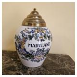 Delft Holland Polychrome Maryland Tobacco Jar