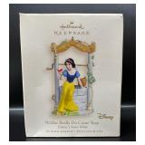 Hallmark Keepsake Ornament- Snow White (4