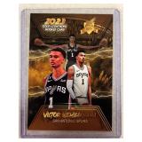 Victor Wembanyama 2023 Gold Lightning rookie card