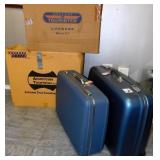 4 American Tourister Hard Shell Luggage & Keys