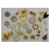 26 Brooches Crown Trifari Lisner Monet Giovanni