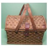 18 X12 X12 Picnic Basket With Enamelware Contents