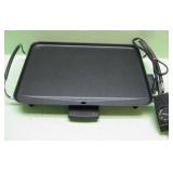 West Bend Electric Griddle - Works