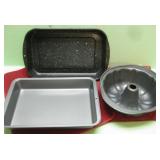 Assorted Baking Pans & Drying Mats