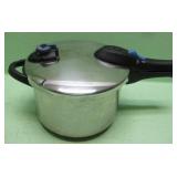 Pressure Cooker With Extra Seals