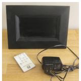 Digital Photo Frame With Remote - Powers Up