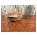 Cast Iron Spider Skillet with Legs