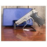 Smith & Wesson 5906 Pistol 9mm