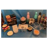 ASSORTED KITCHEN GADGETS/SMALL APPLIANCES