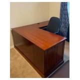 CHERRY WOOD FINISH DESK WITH LOCKING DRAWER/CHAIR