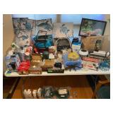 LARGE TABLE OF REPTILE & AMPHIBIAN SUPPLIES