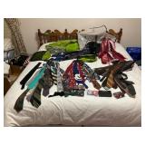 1 ZIPPERED BAG OF TIES  & TRAVEL BAGS