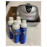 MAGNASONIC JEWELRY CLEANER & 4 NEW BOTTLES OF CLEA
