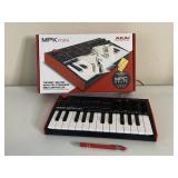 AKAI MPK MINI W/ ORIGINAL BOX ( POWERS ON)