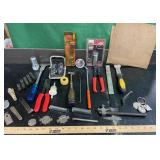 SHOP TOOLS & 2 KOBALT KNIVES IN SHEATH