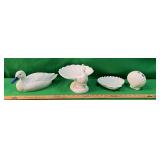 WHITE CERAMIC BIRD & SHELL DECOR