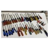 ASSORTED SCREWDRIVER LOT