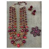 VNTG COSTUME JEWELRY SET & BROOCH