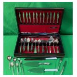 ONEIDA COMMUNITY SILVERPLATE FLATWARE/SERVING SET