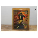#4 Brett Favre-Donruss Elite Power Card 1999
