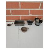 Quantity of Child's Stove & Kitchen Items