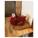 3 1/2 INCH VISE MARKED FULLER