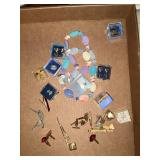 SELECTION OF COSTUME JEWELRY