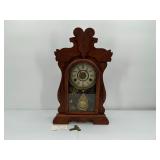 ANTIQUE NEW HAVEN LATONIA MANTEL CLOCK