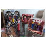 Has Dispensers. Disney Mickey 80 Years, Mickey