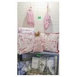 Christmas Bedspread, Throw Pillows