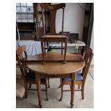 44' Round Oak Table, Two 11.5' Leaves, 3 Chairs