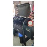 Target Ironwood 885 Smoker, Bin Of Mesquite