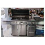Jenn-air Stainless Steel Barbecue Grill. 77'