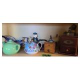 Allertons England Blue Willow Gravy Boat,