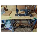 Singer 31-15 Commerical Sewing Machine W Stand.