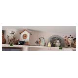 House Style Clock, Rooster Placemats, Vase,