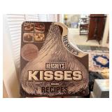 LONGABERGER sweet heart hershey kisses recipe book