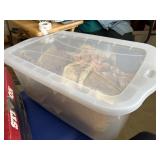 50 quart rubbermaid storage tote with lid