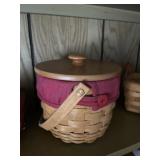LONGABERGER 2004 small fruit basket, liner