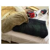 2 sherpa / fleece blankets