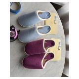 2 pr isotoner blue and purple bedroom slippers