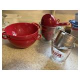 lot of measuring cups, 2 glass, set of scoop