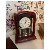 westclox  mantle clock battery operated 7' x9'