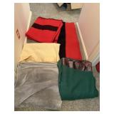 5 wool & 1 fleece blanket all clean kept in cedar