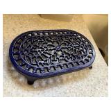 blue cast iron trivet 10' x 6'    kitchen