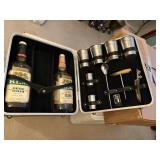 portable pub, small suitcase with drink mixing