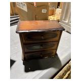 Jewelry Chest 7.5' x 7.5' x 4'