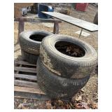 (5) 9.5 R16.5 No rims - 1 really good, 4 ok